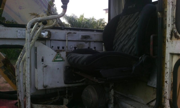 รถแบคโฮ SUMlTOMO  60 - 1   สนใจติดต่อ  081 - 6079515