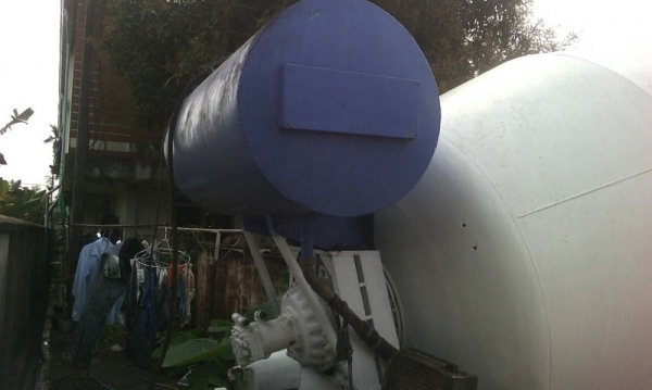 รถ 10 ล้อ VOLVO  โม่ปูน  345 แรงม้า.  ( มีขาย 2 คัน. )   สนใจติดต่อ  081 - 6079515