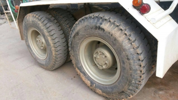 รถ 10 ล้อ VOLVO  โม่ปูน  345 แรงม้า.  ( มีขาย 2 คัน. )   สนใจติดต่อ  081 - 6079515