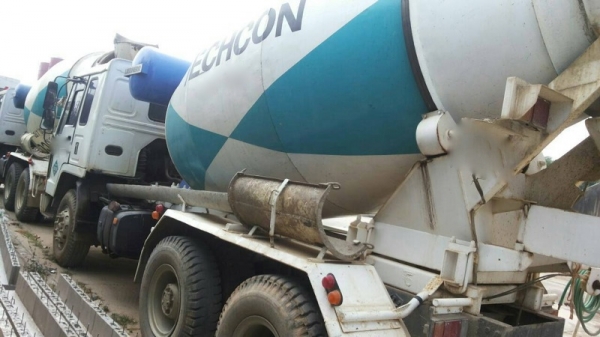 รถ 10 ล้อ VOLVO  โม่ปูน  345 แรงม้า.  ( มีขาย 2 คัน. )   สนใจติดต่อ  081 - 6079515