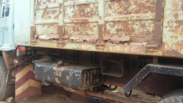 รถอีซูซุ 10 ล้อดั้ม 210 แรงม้า. ปี 37  สนใจติดต่อ  081 - 6079515