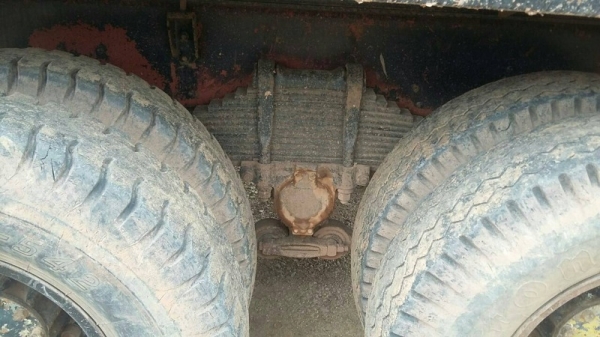 รถอีซูซุ 10 ล้อดั้ม 210 แรงม้า. ปี 37  สนใจติดต่อ  081 - 6079515