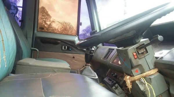 รถอีซูซุ 10 ล้อดั้ม 210 แรงม้า. ปี 37  สนใจติดต่อ  081 - 6079515