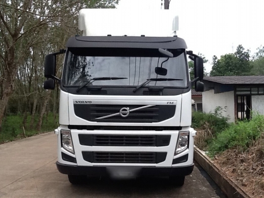 รถ VOLVO  10 ล้อ หัวลาก  370 แรงม้า. ปี 55  ( รถวิ่ง 6x,xxx กม. ) , ( ขายแม่ , ลูก )    สนใจติดต่อ  081 - 6079515