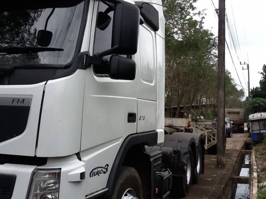 รถ VOLVO  10 ล้อ หัวลาก  370 แรงม้า. ปี 55  ( รถวิ่ง 6x,xxx กม. ) , ( ขายแม่ , ลูก )    สนใจติดต่อ  081 - 6079515