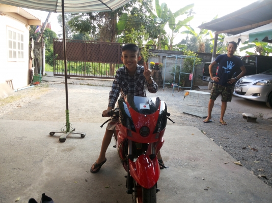 มอไซด์ขับเล่น