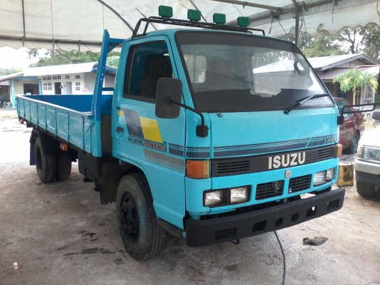 ขายด่วนครับ 6 ล้อ ISUZU กระบะคาร์โก้ ยาว 5 เมตร พร้อมใช้ครับ