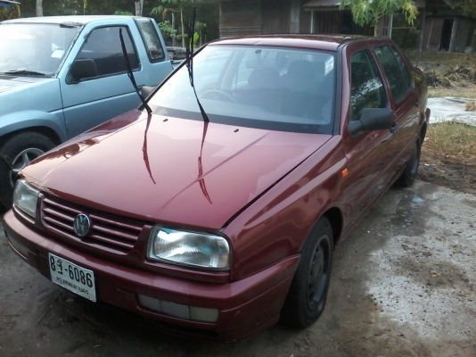 ขายด่วนครับ รถเก๋งโฟคเวนโต้ เครื่อง 1800 cc. รถสวยครับพร้อมใช้ราคาเบาๆครับ