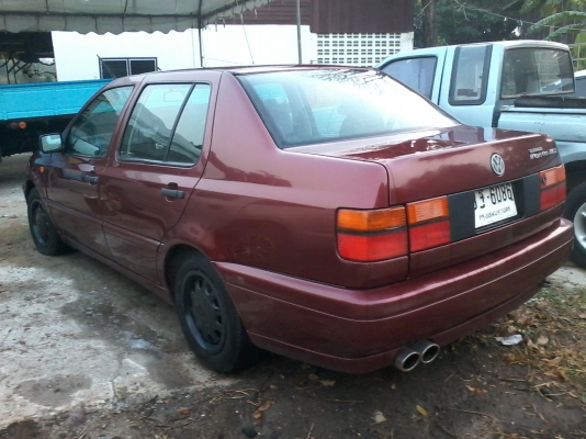 ขายด่วนครับ รถเก๋งโฟคเวนโต้ เครื่อง 1800 cc. รถสวยครับพร้อมใช้ราคาเบาๆครับ