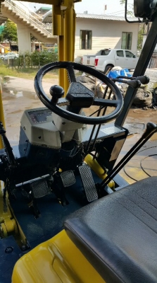 KOMATSU FD15-15 ขนาด1.5ตัน เสาสูง3เมตร เกียร์ธรรมดา เครื่องดีเซลC240 ชั่วโมงการใช้งาน2XXXชม. รถญี่ปุ่นแท้นำ รับประกันเครื่องเกียร์6เดือน ราคาต่อรองได้ 0816161541