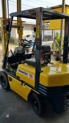 KOMATSU FD15-15 ขนาด1.5ตัน เสาสูง3เมตร เกียร์ธรรมดา เครื่องดีเซลC240 ชั่วโมงการใช้งาน2XXXชม. รถญี่ปุ่นแท้นำ รับประกันเครื่องเกียร์6เดือน ราคาต่อรองได้ 0816161541