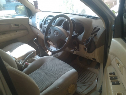 TOYOTA VIGO เกียร์ธรรมดา 4 ประตู 3.0G AIRBAG ABS ปี49