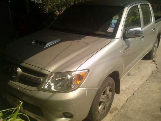 TOYOTA VIGO เกียร์ธรรมดา 4 ประตู 3.0G AIRBAG ABS ปี49