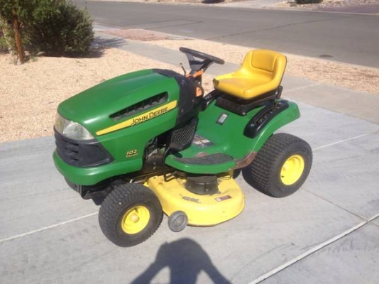 รถตัดหญ้านั่งขับ มือสองจากนอก John Deere 17แรงม้า รถตัดหญ้านั่งขับ มือสองจากนอก John Deere 17แรงม้า