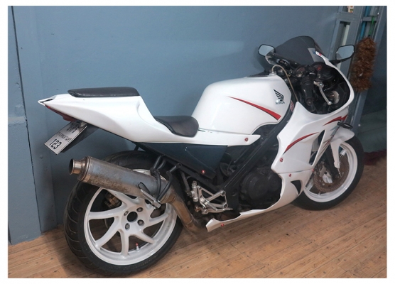 Honda VFR 400 ทะเบียนแท้ โอนขนส่ง ----------- Honda VFR 400 ทะเบียนแท้ โอนขนส่ง -----------