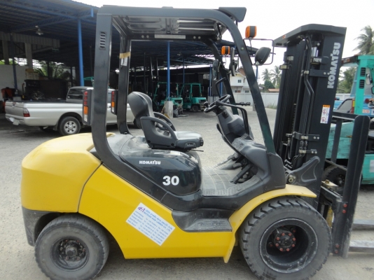 ขาย. รถโฟล์คลิฟท์ KOMATSU FD30 รุ่น 17เครื่องยนต์ดีเซล เกียร์ ออโต้