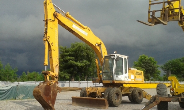 รถแบคโฮล้อยาง LIEBHERR รุ่น A922 มีทะเบียน,เอกสารครบ ขายพร้อม Campshell Boom พิเศษ รัศมีทำงาน ลึก16M กว้าง12M