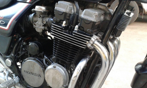 cbx 650 custom 1982 เดิมๆแห้งๆ cbx 650 custom 1982 เดิมๆแห้งๆ