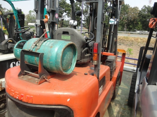 ขาย. รถโฟล์คลิฟท์ nissan  เครื่องยนต์เบนซิล+แก็ส เกียร์ ออโต้ TELESCOPIC FORK งาหดเข้า  ออก ได้