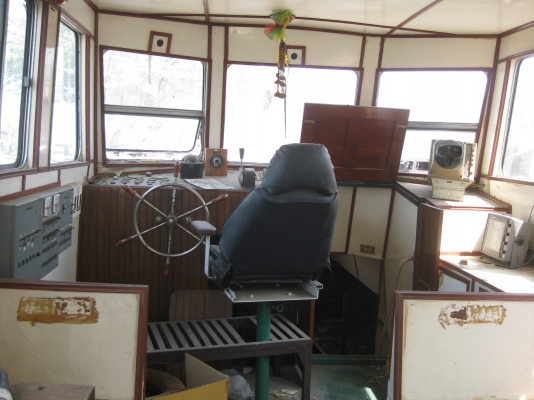 เรือเหล็ก มีทะเบียน,เอกสารครบ ตัวเรือ ยาว 17M กว้าง 4.5M ลึก 2.5M เครื่องยนต์ CAT 350HP 2 เครื่อง  พร้อมเครื่องปั่นไฟ Cummin 50KVA 1 เครื่อง