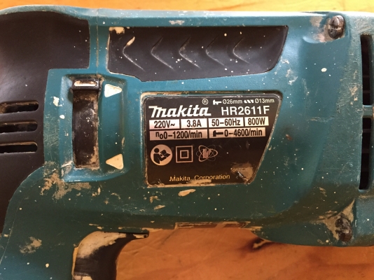ขายสว่านไฟฟ้าระบบโรตารี่(AVT)3ระบบสำหรับงานหนักยี่ห้อMakitaรุ่นHR2611F(LED)800Wแรงๆ