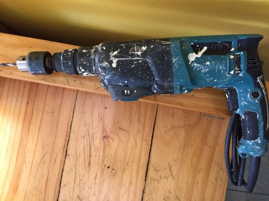 ขายสว่านไฟฟ้าระบบโรตารี่(AVT)3ระบบสำหรับงานหนักยี่ห้อMakitaรุ่นHR2611F(LED)800Wแรงๆ