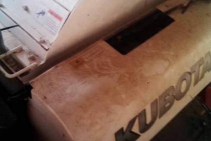KUBOTA DC-70 รถเกี่ยวข้าว ปี 56 รถทำงานน้อย 688 ชม. เครื่องยนต์ 4 สูบแรงดีประหยัดน้ำมันสุดๆครับ ปั่นหน้ากว้าง 2 เมตรใช้งานคล่องตัวดีเร็วดีมากครับ ปล่อยเมล็ดข้าวแบบรองกระสอบได้ทั้งด้านข้างและด้านหลังครับสะดวกมาก ช่วงล่างเต็มแน่นดี พร้อมทำงานได้เลย ราคาต่อร