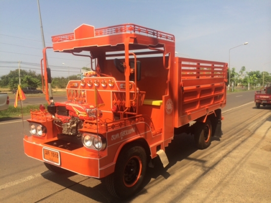 ขาย รถต่อใหม่ 6 ล้อดั้มครับ ขาย รถต่อใหม่ 6 ล้อดั้มครับ