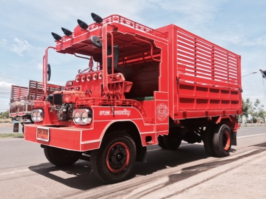 ขาย รถต่อใหม่ 6 ล้อดั้มครับ ขาย รถต่อใหม่ 6 ล้อดั้มครับ