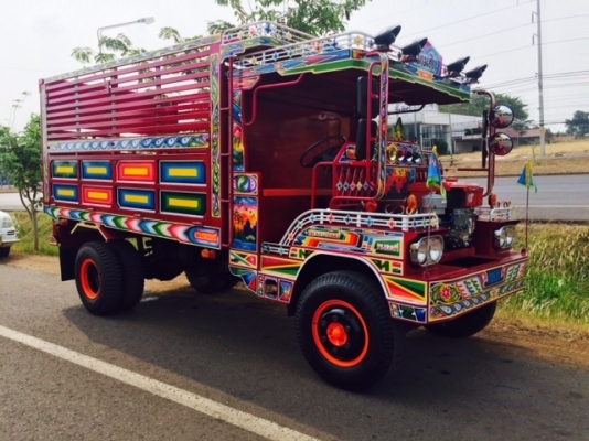 ขาย รถต่อใหม่ 6 ล้อดั้มครับ ขาย รถต่อใหม่ 6 ล้อดั้มครับ