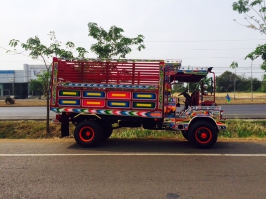 ขาย รถต่อใหม่ 6 ล้อดั้มครับ ขาย รถต่อใหม่ 6 ล้อดั้มครับ