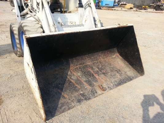 รถตักเอนกประสงค์  TCM  BOBCAT 725