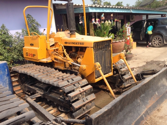 ขายD2-5สภาพสวย พร้อมใช้งาน เครื่องดี ช่วฃล่างดี ใบเเทร็กเต็ม ราคาต่อรองได้