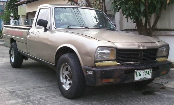 ขายเปอรโย504กระบะปี87 สีต้องทำ ขายตามสภาพ58,000 ขับได้ แอร์เย็น