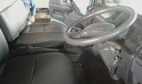 ขายNKR4ล้อไม่ติดเวลาป้ายเล็ก4300cc130แรงดีเซลทำสีภายนอก-ในใหม่เกือบป้ายแดง