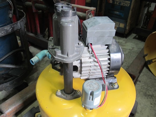 ขายถังน้ำแสตนเลสตราเพชรขนาด2000ลิตรพร้อมปั๊มน้ำMITSUBISHI