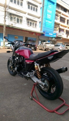 ขายคับ HONDA CB400 ปี97 เวอร์ชั่นS ของแต่งล้น ท่อแต่ง WRS. ทั้งเส้น ท้ายแต่งเทค3 โซ่สเตอร์เต็ม ยางหน้าหลังเต็ม แฮนด์บาร์ กระจกแต่ง กันล้ม อินวอยส์ สรรพสามิตร สวยๆ คับ ราคา 65500 บาท ส่งได้ทั่วไทยคับ สนใจติดต่อ 081-0578282 ไอดีไลน์ POPBIGBIKESAKON คับ สนใจ