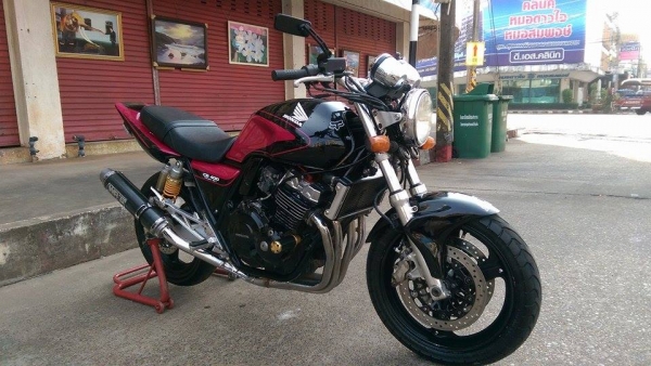 ขายคับ HONDA CB400 ปี97 เวอร์ชั่นS ของแต่งล้น ท่อแต่ง WRS. ทั้งเส้น ท้ายแต่งเทค3 โซ่สเตอร์เต็ม ยางหน้าหลังเต็ม แฮนด์บาร์ กระจกแต่ง กันล้ม อินวอยส์ สรรพสามิตร สวยๆ คับ ราคา 65500 บาท ส่งได้ทั่วไทยคับ สนใจติดต่อ 081-0578282 ไอดีไลน์ POPBIGBIKESAKON คับ สนใจ