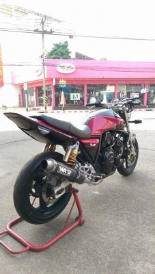 ขายคับ HONDA CB400 ปี97 เวอร์ชั่นS ของแต่งล้น ท่อแต่ง WRS. ทั้งเส้น ท้ายแต่งเทค3 โซ่สเตอร์เต็ม ยางหน้าหลังเต็ม แฮนด์บาร์ กระจกแต่ง กันล้ม อินวอยส์ สรรพสามิตร สวยๆ คับ ราคา 65500 บาท ส่งได้ทั่วไทยคับ สนใจติดต่อ 081-0578282 ไอดีไลน์ POPBIGBIKESAKON คับ สนใจ