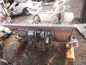 รถปลูกข้าว 4 แถว มาแล้วนะครับ - KUBOTA: SP-4 ตัวนี้ หยอดเมล็ดได้ หยอดปุ๋ยได้ ด้วยครับ คุ้มจริงๆ สภาพสวย เก่าญี่ปุ่นแท้