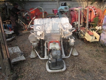 รถปลูกข้าว 4 แถว มาแล้วนะครับ - KUBOTA: SP-4 ตัวนี้ หยอดเมล็ดได้ หยอดปุ๋ยได้ ด้วยครับ คุ้มจริงๆ สภาพสวย เก่าญี่ปุ่นแท้