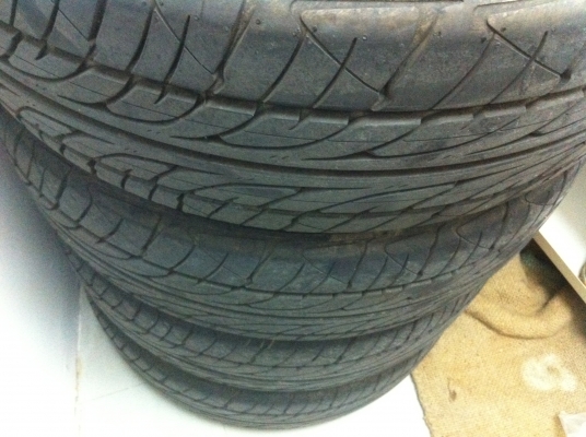 ขายยาง Dunlop 195-60-15 LM 703 สัปดาห์ 20 ปี 13 ใช้น้อยมากตุ่มยางยังอยู่เลยลงพื้นได้2เดือนกว่าๆเองคับ ขายยาง Dunlop 195-60-15 LM 703 สัปดาห์ 20 ปี 13 ใช้น้อยมากตุ่มยางยังอยู่เลยลงพื้นได้2เดือนกว่าๆเองคับ