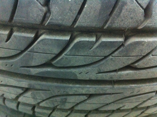 ขายยาง Dunlop 195-60-15 LM 703 สัปดาห์ 20 ปี 13 ใช้น้อยมากตุ่มยางยังอยู่เลยลงพื้นได้2เดือนกว่าๆเองคับ ขายยาง Dunlop 195-60-15 LM 703 สัปดาห์ 20 ปี 13 ใช้น้อยมากตุ่มยางยังอยู่เลยลงพื้นได้2เดือนกว่าๆเองคับ