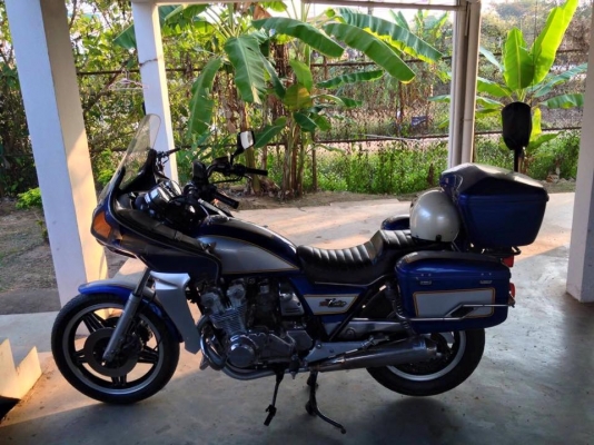 ขาย คลาสสิคไบท์ cb 750 custom ทะเบียนแท้ๆ โอนขนส่ง