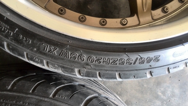 **ขายล้อ**5รู110/114..หน้า19กว้าง8.5 หลัง20กว้าง11  17000