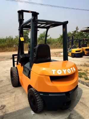 ขายถูก TOYOTA 7FD25 รถนอก เก็บสภาพให้เหมือนรถใหม่