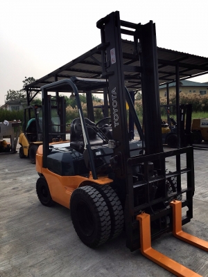 ขายถูก TOYOTA 7FD25 รถนอก เก็บสภาพให้เหมือนรถใหม่