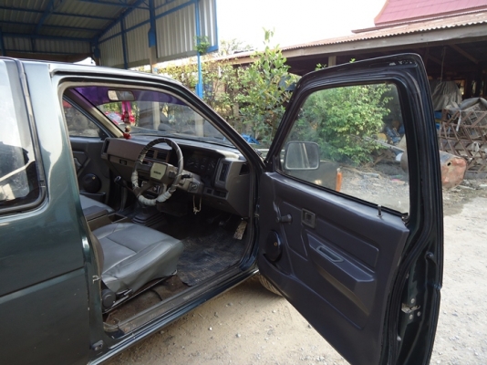 กระบะ บิ๊ก เอ็ม  แค็ป  เครื่องดี  ฝาแดง   BD 25 แอร์เย็น  เครื่องยนต์ดี  แน่น   เฟืองท้ายดี  ไม่หอน   เอกสารพร้อมโอน   สนใจติ