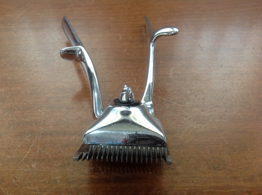 ขายปัตตาเลี่ยน Vintage John Oster Mfg.Co. ระบบ Manual ขายปัตตาเลี่ยน Vintage John Oster Mfg.Co. ระบบ Manual