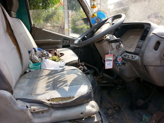 ขาย6ล้อ ดั้มISUZU NKR EURO 2 เครื่อง110แรง เฟืองท้ายใหญ่ เกียร์ร็อก เครื่องดี คัชซีสวย ภายในสวย แอร์เย็น ยาง825R16 ยางดี สภาพพร้อมใช้งาน เอกสารพร้อมโอน จัดไฟแนนซ์ได้ เงื่อนไขง่ายๆวันเดียวรับรถ สนใจโทร 090-8588220คุณนะ 093-3258446บิวตี้ ID:narong498 หรือ w